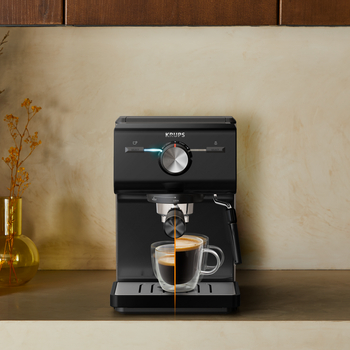 Απεικονίζονται δύο διαφορετικές κούπες και η θέση που καταλαμβάνουν στη μηχανή.